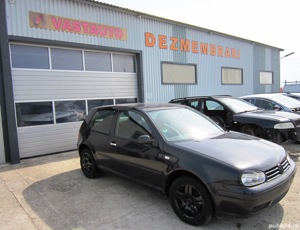Dezmembram VW Golf 4 1.6 16V cod motor AZD 105 CP an 2000-2005. 