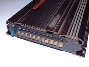 Amplificator statie auto First Austria 1800W - 2 / 4 canale, woofer Alpine Monacor Fisher Kenwood - imagine 2 Amplificator statie auto First Austria 1800W - 2 / 4 canale, woofer Alpine Monacor Fisher Kenwood - imagine 2