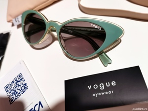 Ochelari soare dama Vogue Millie Bobby Green/Beige CHOOSE HAPPY VO5317S Luxottica verde - imagine 2