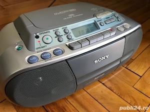 Radio-casetofon cu CD, SONY foarte urat. - imagine 1