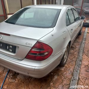 Mercedes-Benz 220D - imagine 3