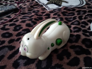 R A D I O tip jucărie