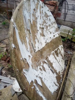 Antena parabolica si covor de cauciuc