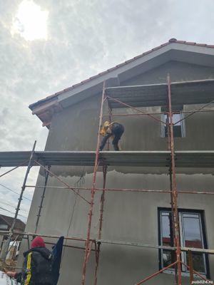 Construcții...