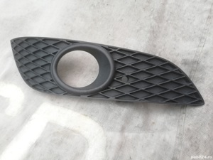 grila proiector dreapta fata bara opel astra h - imagine 2