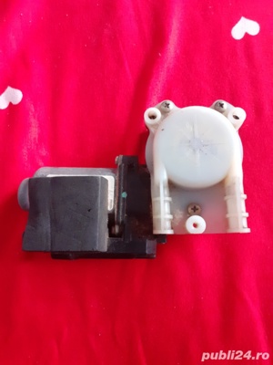 Vînd Schimb Motoraș Geam Auto