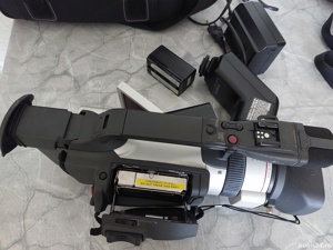 Panasonic PV-GS300 3.1MP 3CCD MiniDV Camcorder with 10x Optical Image Stabilized Zoom - imagine 6