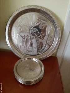 Vand tava gravură cu 6 farfurioare gravură 