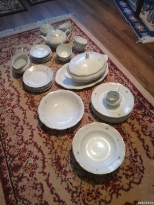 Vând serviciu de masa și ceai de portelan