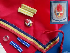 Cravata nefolosită pionier inel centura ecuson  insigna trese