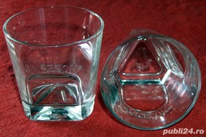 2 pahare whiskey Jameson noi