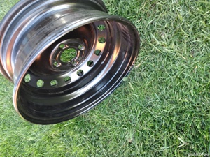 Vând jantă R15 NOUĂ - imagine 3