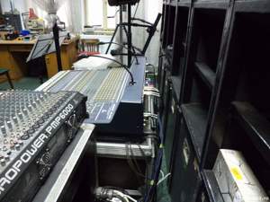 Mixer profesional Behringer Eurodesk 9000, 48 24 inputs inline, cu case - imagine 9
