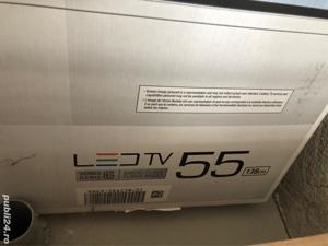 Televizor Samsung cu diagonala de 138 cm in cutie cu telecomanda si tastatura wireless