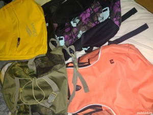 Rucsacuri diferite modele și culori 