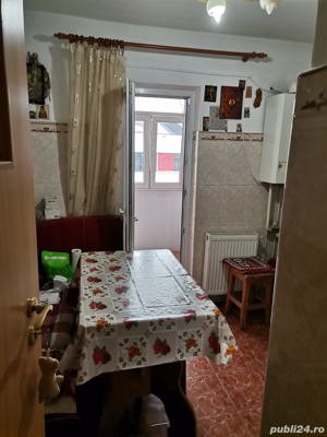 Vand apartament 3 camere Targoviste - imagine 3