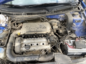 Dezmembrez Volkswagen Golf 4 1.4 16V Benzina 1999 - 2004 - imagine 9