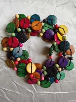 Colier nou fara eticheta lemn