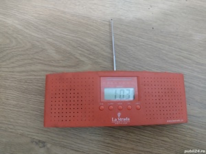 Radio cu ceas cu baterii 