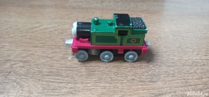 Locomotiva Percy cu magnet 
