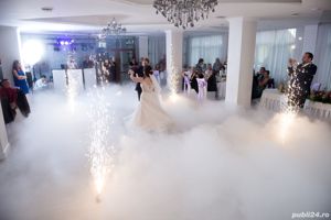 NUNTA Medias Matteo: lumini,ceata carbonica,masina de baloane cu fum etc. - imagine 5