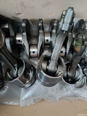 Pistoane motor Renault R9M= 1000 lei