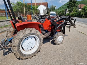 kubota cu încărcător frontal  - imagine 5
