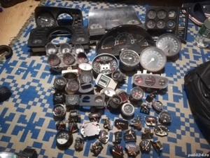 Diverse ceasuri bord auto