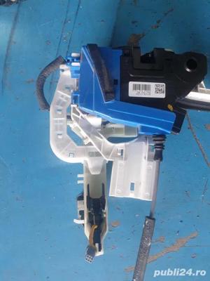 Set macara + maner usa dreapta fata Kia Sportage Cod 81320-F1200 - imagine 2