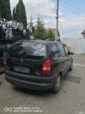 Dezmembrez opel zafira  - imagine 2