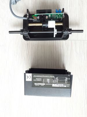 inteligenta artificiala om robot encoder cnc strung trumeter inventii roboti miscare brat maini ax - imagine 6