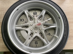 OFERTA: Ceas functional de decor in forma de roata de masina !