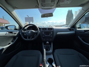 Volkswagen Jetta - imagine 9