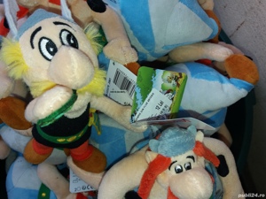 Jucarii plus Asterix Obelix Assurancetourix cadou Paste Craciun 20 cm Pret 6 lei.  Livrare gratis in - imagine 2