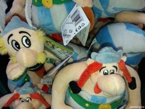 Jucarii plus Asterix Obelix Assurancetourix cadou Paste Craciun 20 cm Pret 6 lei.  Livrare gratis in - imagine 4