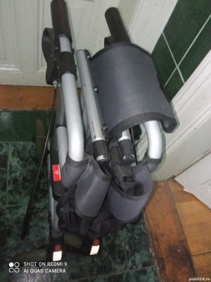 vând cărucior, rolator ajutător mers,scaun special pentru persoane cu invaliditate  - imagine 4