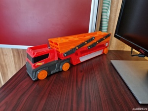 vand camion hot wheels - imagine 3