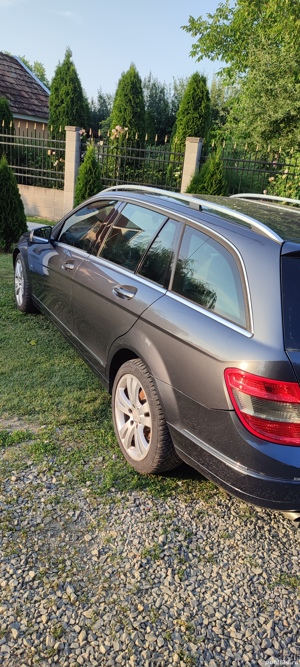 Mercedes C220 de vânzare . mașina se află in stare bună de funcționare. Eu sunt primul proprietar. M - imagine 6 Mercedes C220 de vânzare . mașina se află in stare bună de funcționare. Eu sunt primul proprietar. M - imagine 6