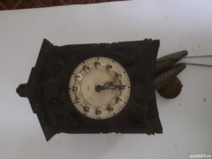 Vând ceas cu cuc.