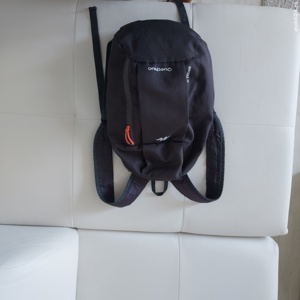 vand rucsac dimensiuni medii,folosit dar in stare buna. - imagine 5