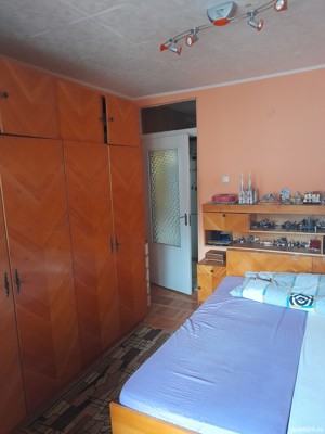 Apartament cu 3 camere, decomandat, 57.000 euro, zona Cazarmii - imagine 7