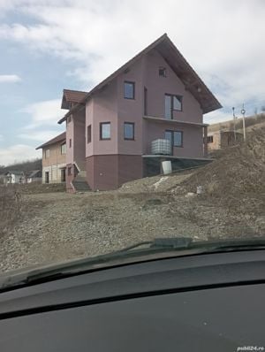 Vilă 9 camere  ,300mp construiți 