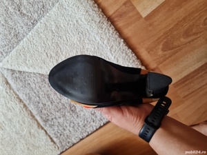 Vand pantofi cu toc inalt - imagine 3