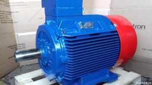 Vând motor trifazat 160kw 1000RPM sau schimb cu generator