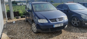 Dezmembrez Volkswagen Touran  - imagine 4