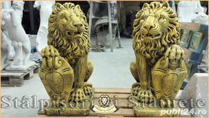 Statuetă leu mare cu blazon, auriu patinat, model S1.
