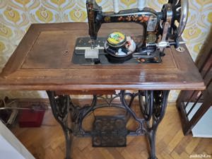 Masina de cusut Singer