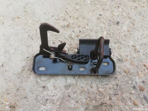 mecanism blocare broasca capota vw golf 5