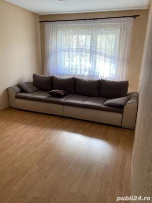 Apartament 3 camere decomandat zona Vasile Aaron - imagine 2