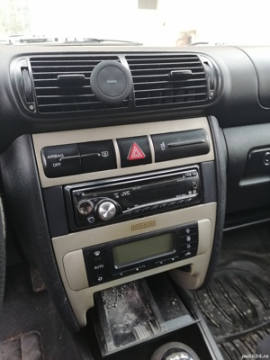 Vând Seat Leon 1.6 benzină  - imagine 5 Vând Seat Leon 1.6 benzină  - imagine 5